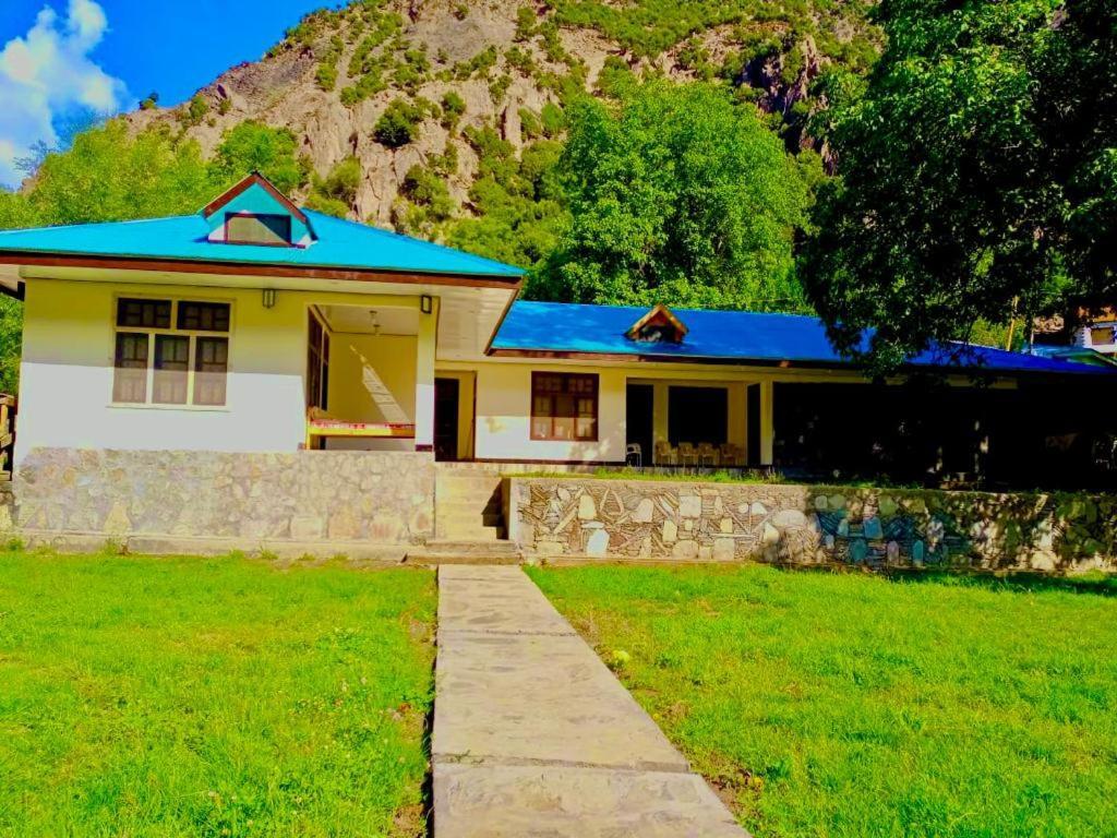 Chitral Inn Resort エクステリア 写真