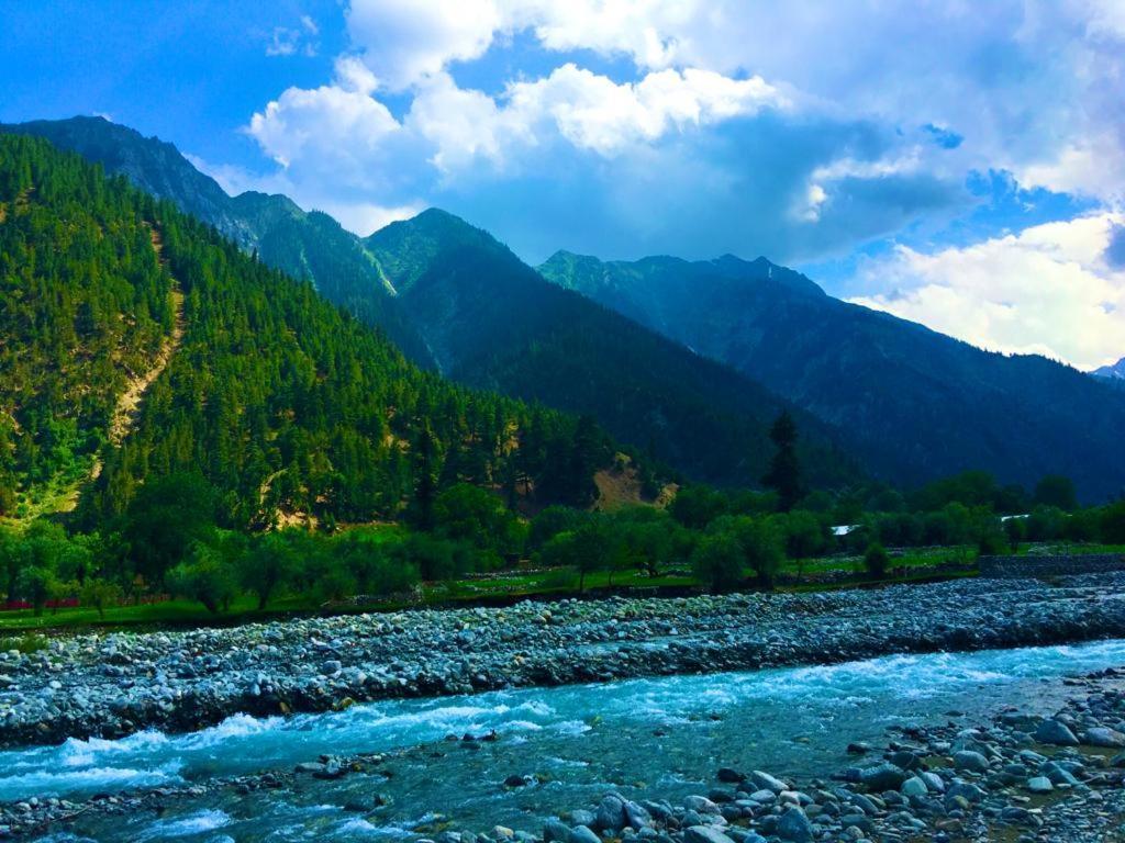 Chitral Inn Resort エクステリア 写真