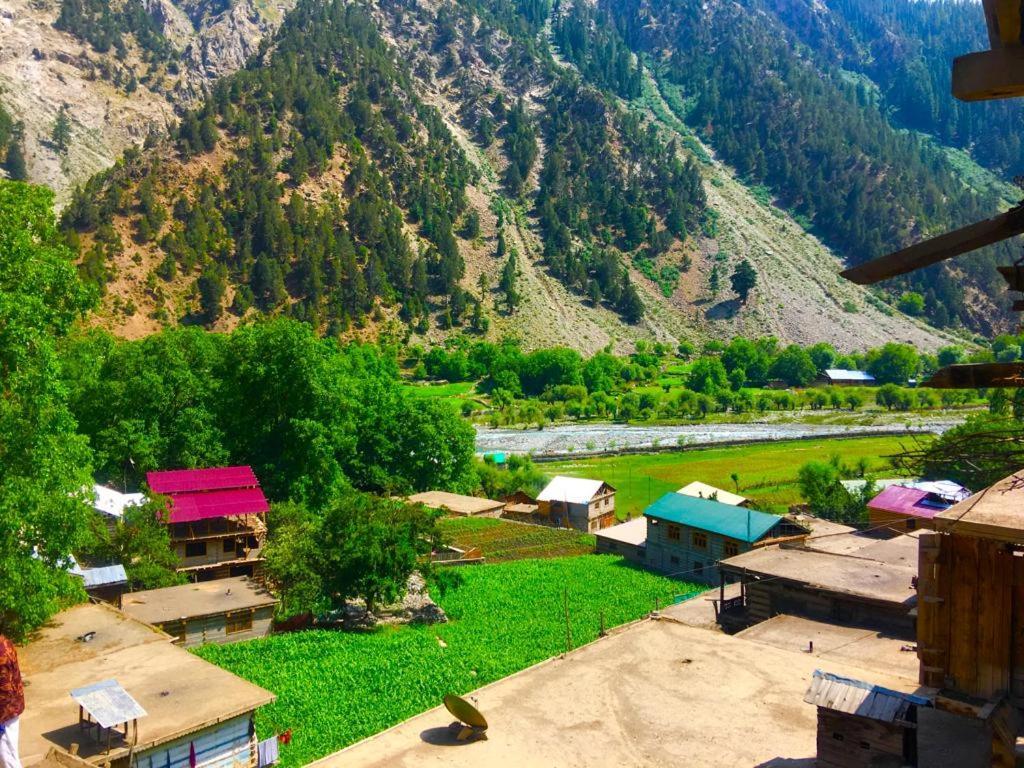 Chitral Inn Resort エクステリア 写真