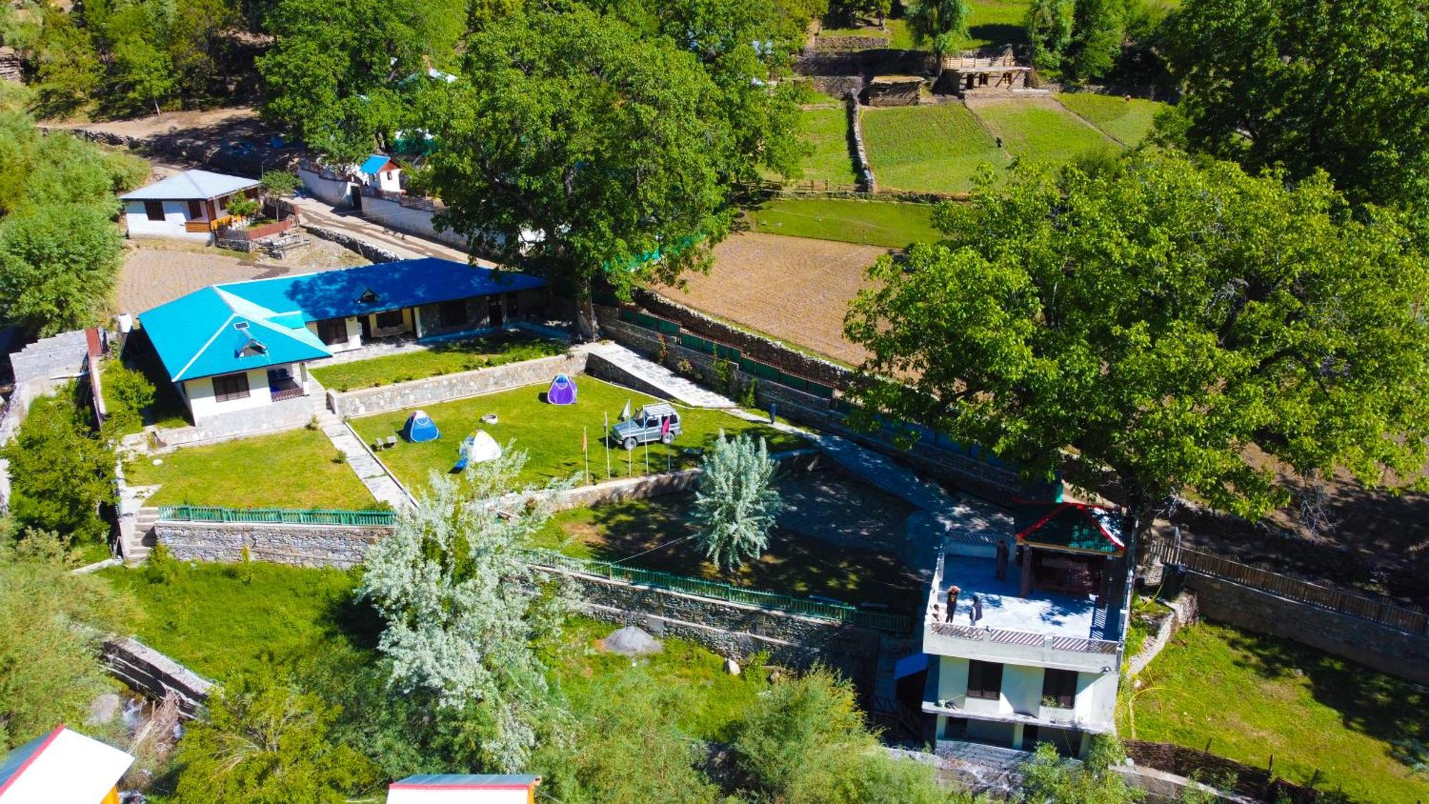 Chitral Inn Resort エクステリア 写真
