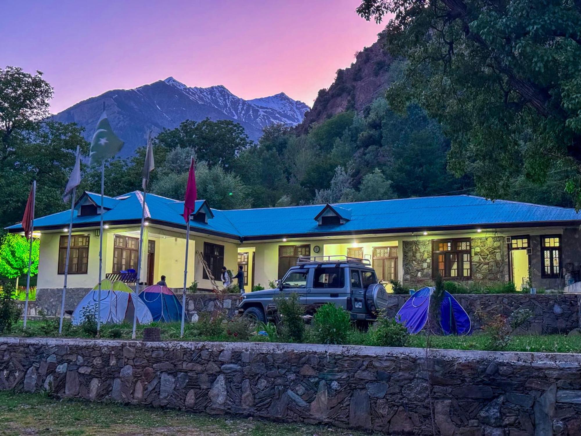 Chitral Inn Resort エクステリア 写真
